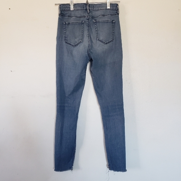 Pacsun Distressed Jeans Size 26 - Picture 2 of 4